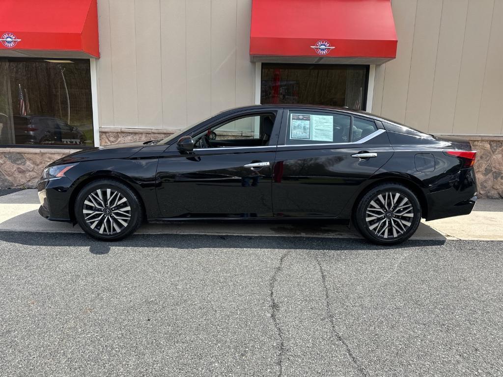 used 2023 Nissan Altima car