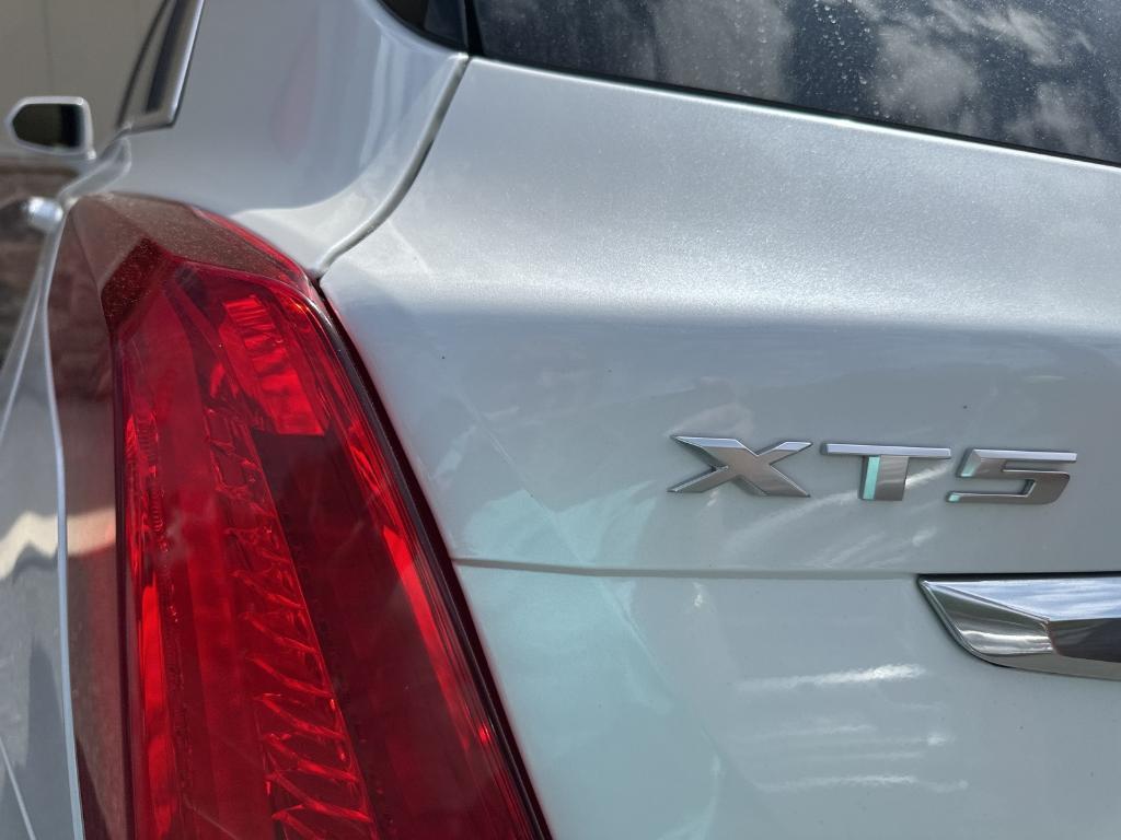 used 2018 Cadillac XT5 car, priced at $23,991