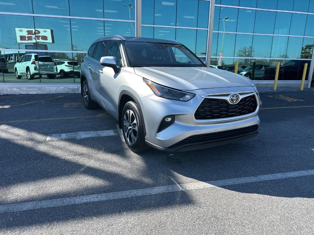used 2023 Toyota Highlander car, priced at $38,379