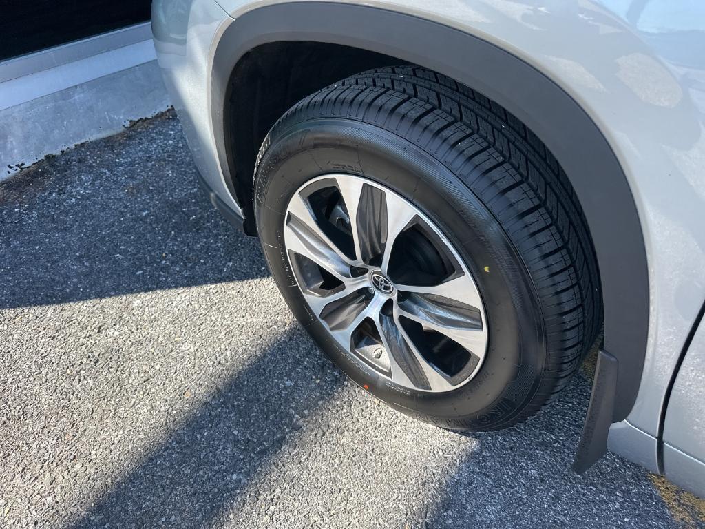 used 2023 Toyota Highlander car, priced at $38,379