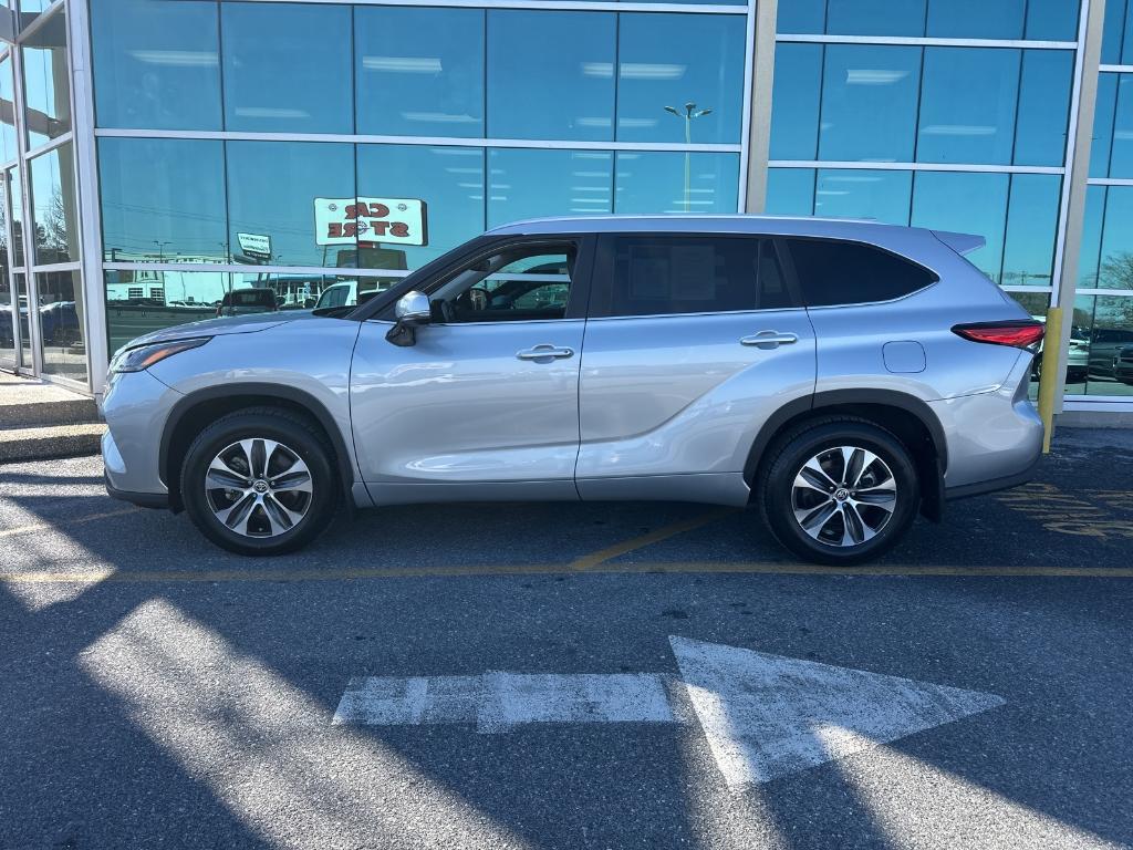 used 2023 Toyota Highlander car, priced at $38,379