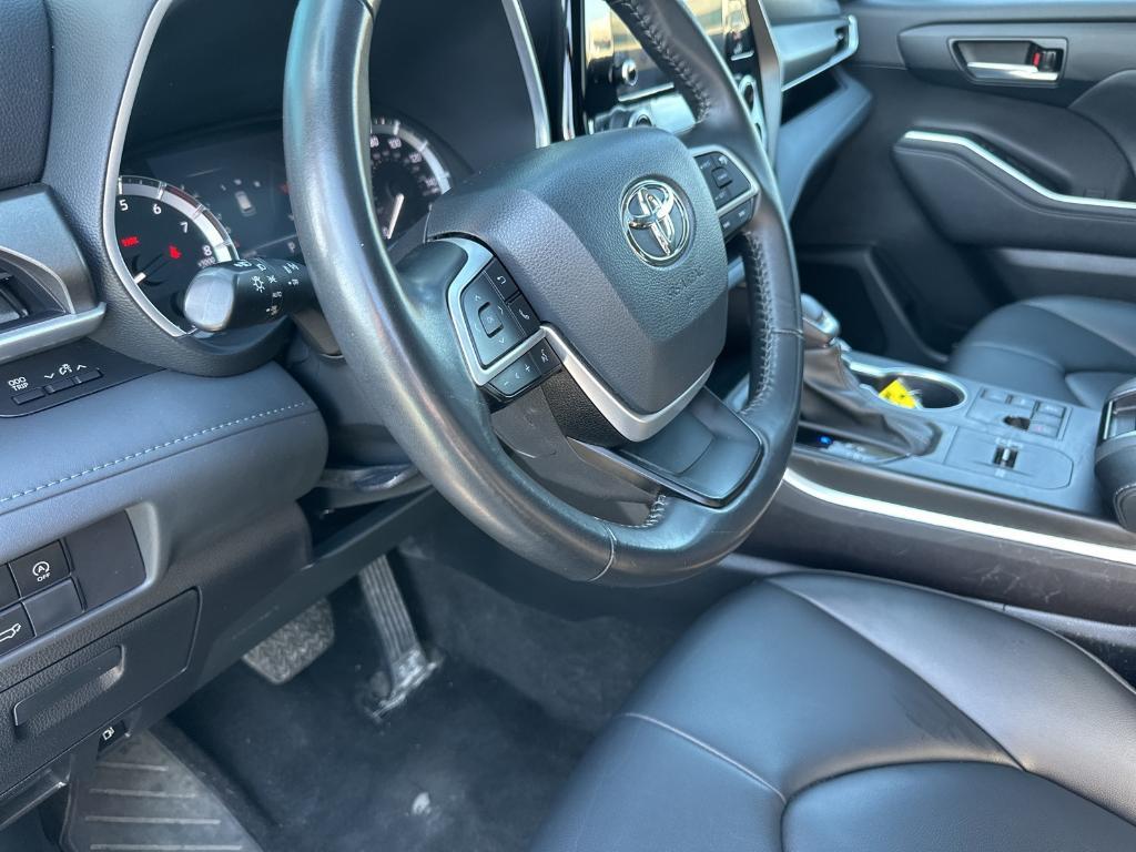 used 2023 Toyota Highlander car, priced at $38,379