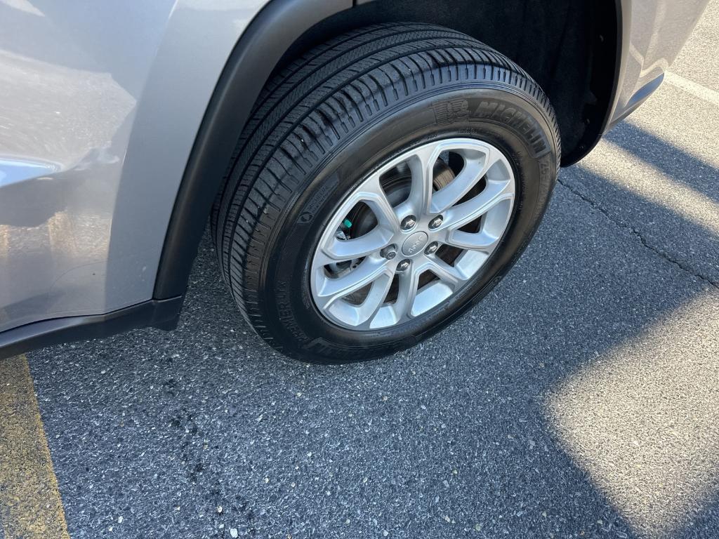 used 2021 Jeep Grand Cherokee car, priced at $27,279