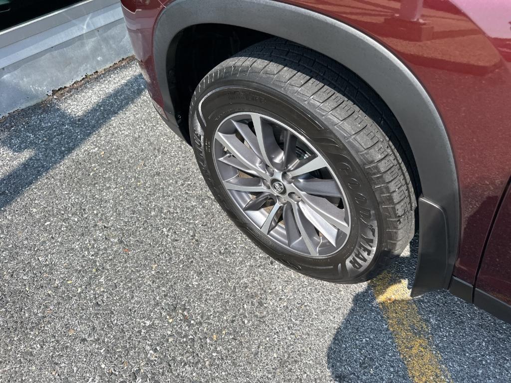 used 2019 Toyota Highlander car, priced at $26,979