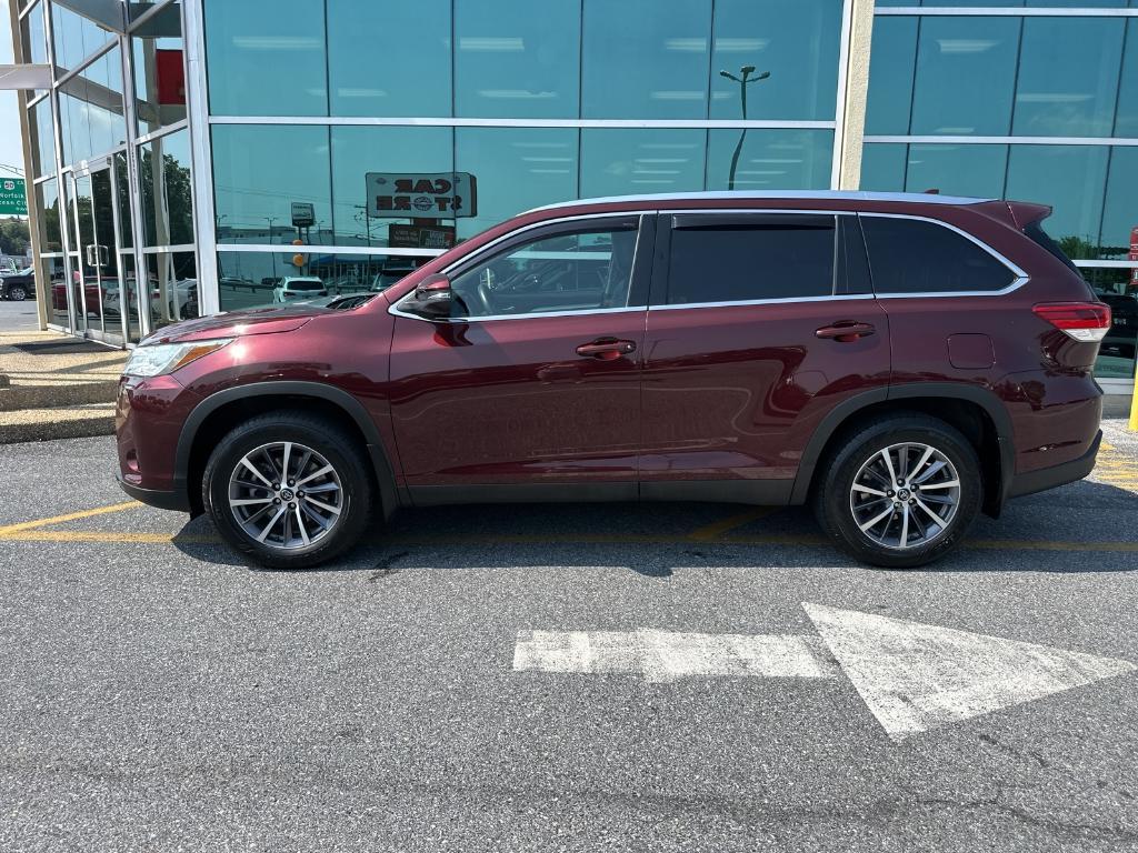 used 2019 Toyota Highlander car, priced at $26,979
