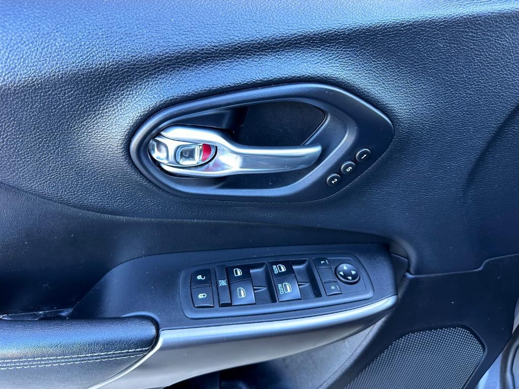 used 2019 Jeep Cherokee car, priced at $18,991