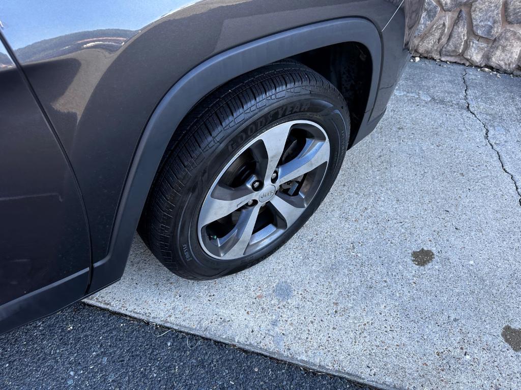 used 2019 Jeep Cherokee car, priced at $18,991