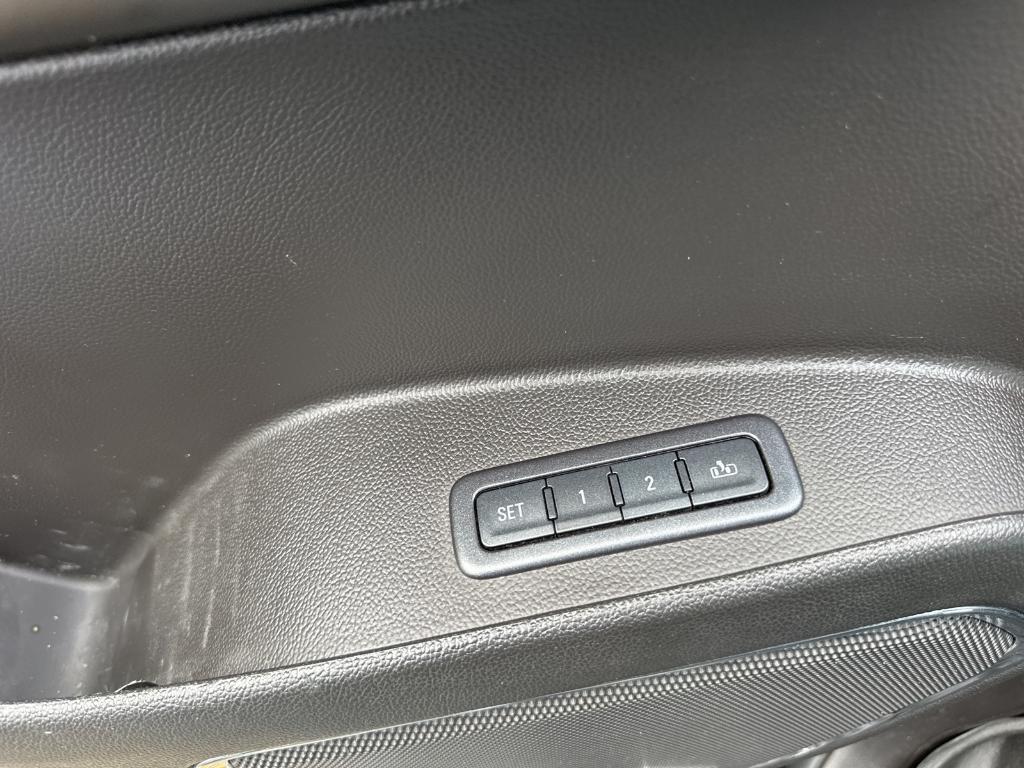 used 2015 GMC Yukon car, priced at $24,879