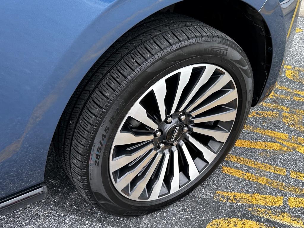 used 2019 Lincoln Navigator car, priced at $37,879