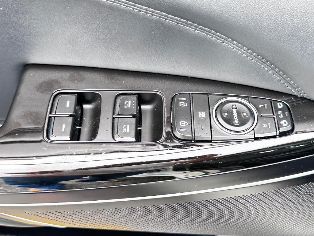 used 2018 Kia Cadenza car, priced at $24,779