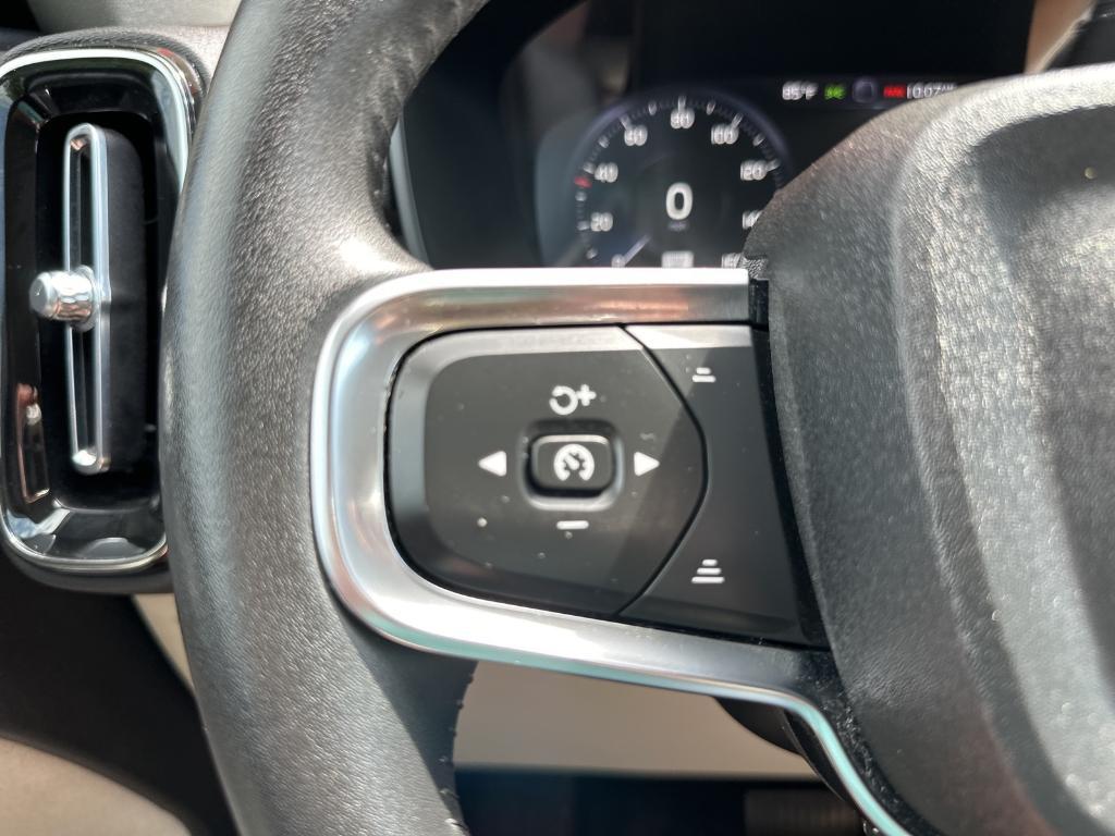 used 2021 Volvo XC40 car, priced at $19,879