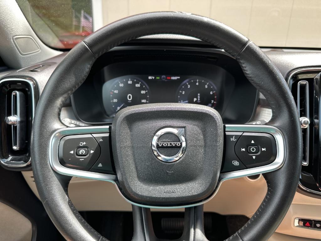 used 2021 Volvo XC40 car, priced at $19,879