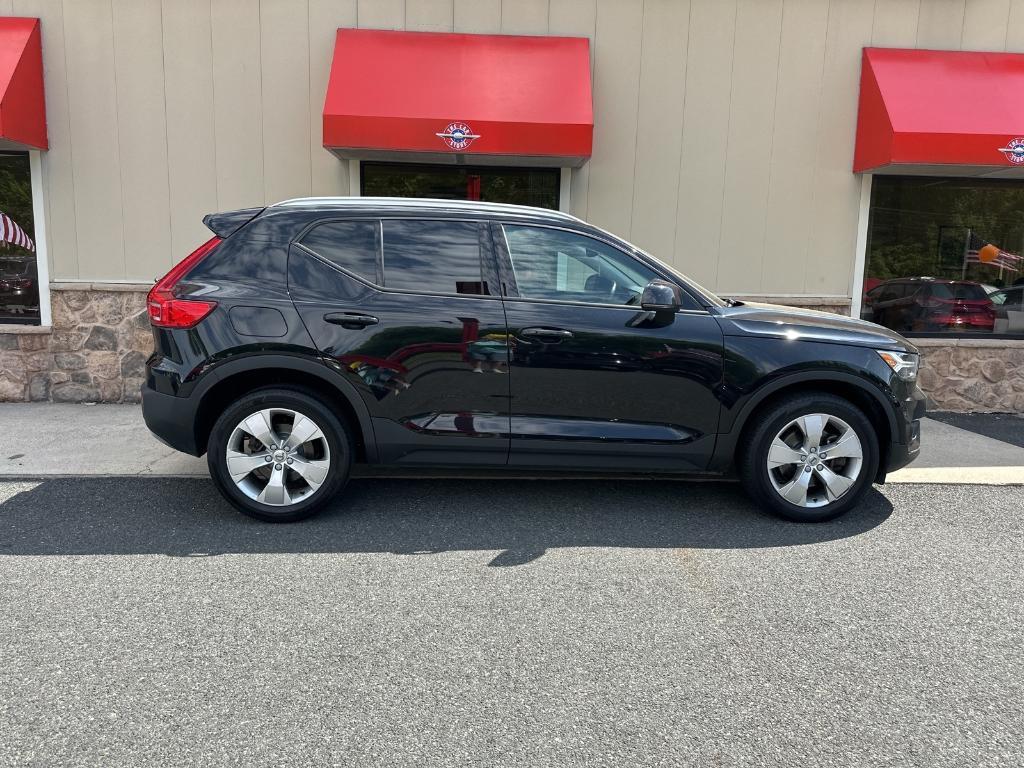 used 2021 Volvo XC40 car, priced at $19,879