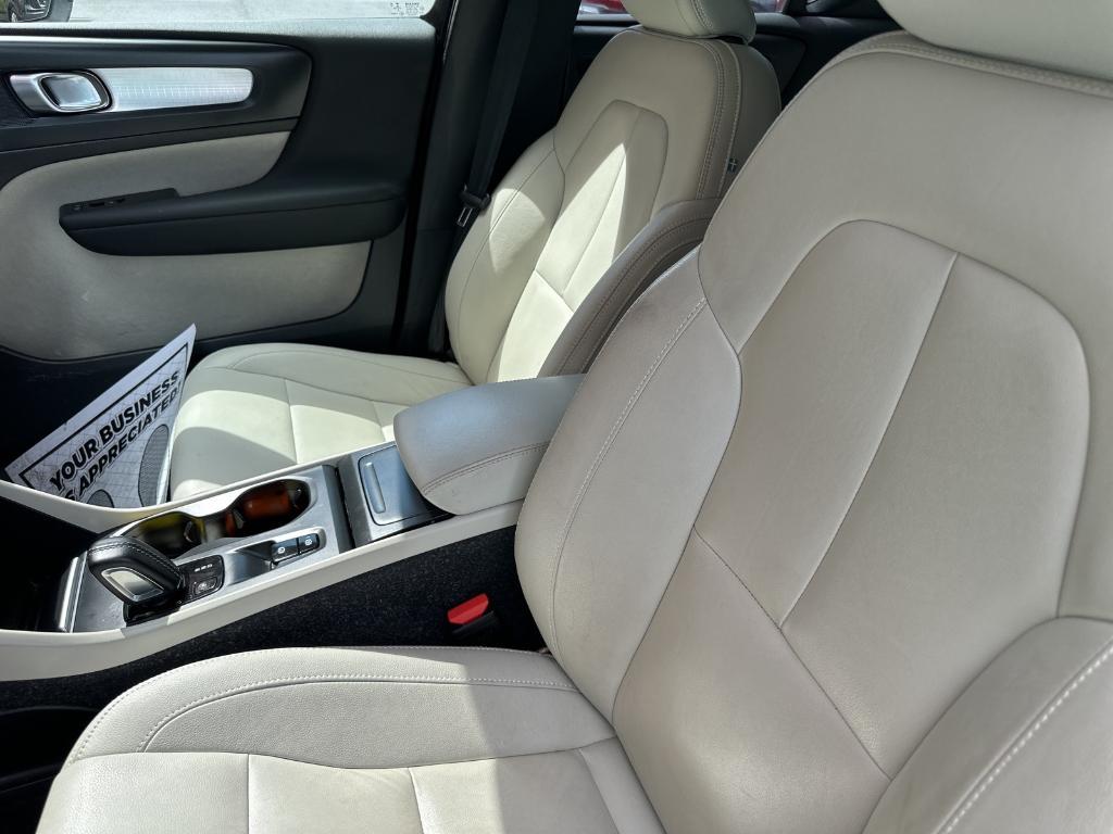 used 2021 Volvo XC40 car, priced at $19,879