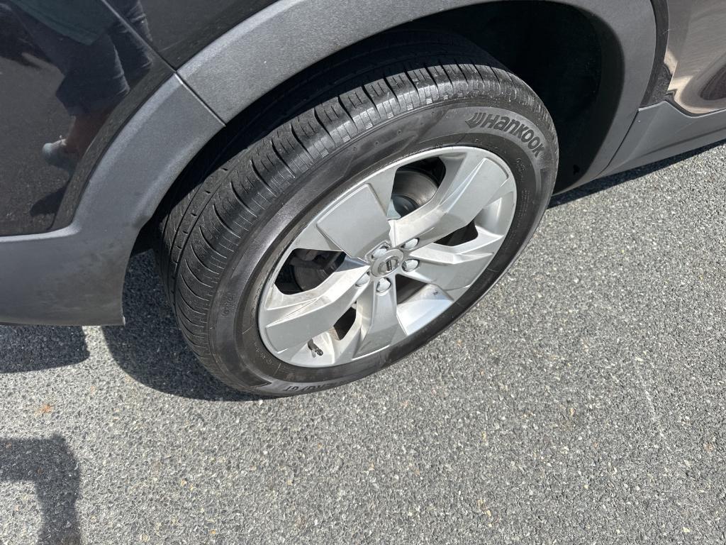 used 2021 Volvo XC40 car, priced at $19,879