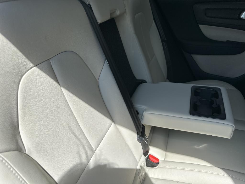 used 2021 Volvo XC40 car, priced at $19,879