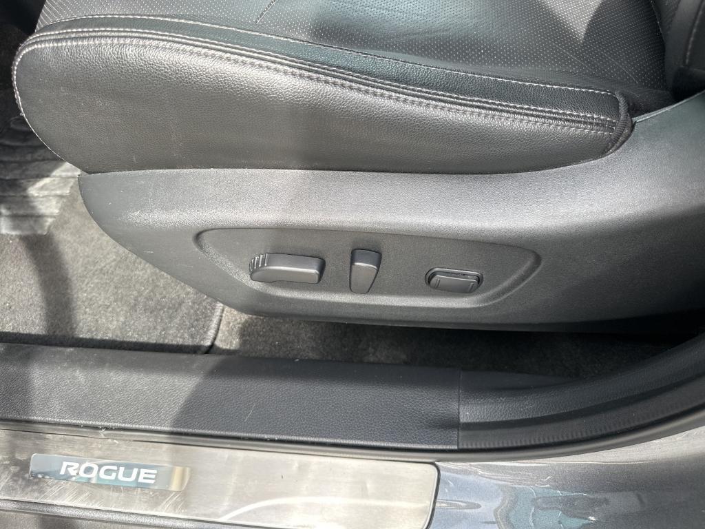 used 2020 Nissan Rogue car, priced at $23,879