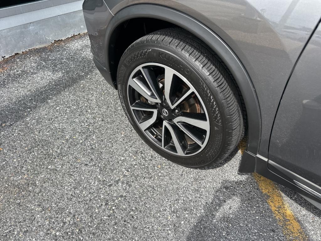used 2020 Nissan Rogue car, priced at $23,879