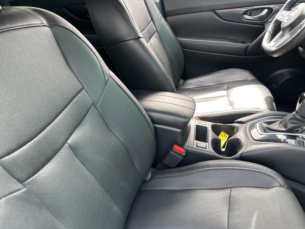 used 2020 Nissan Rogue car, priced at $23,879
