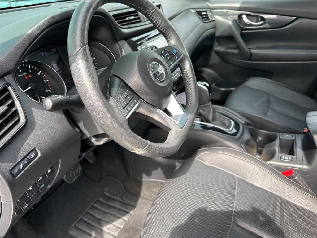 used 2020 Nissan Rogue car, priced at $23,879