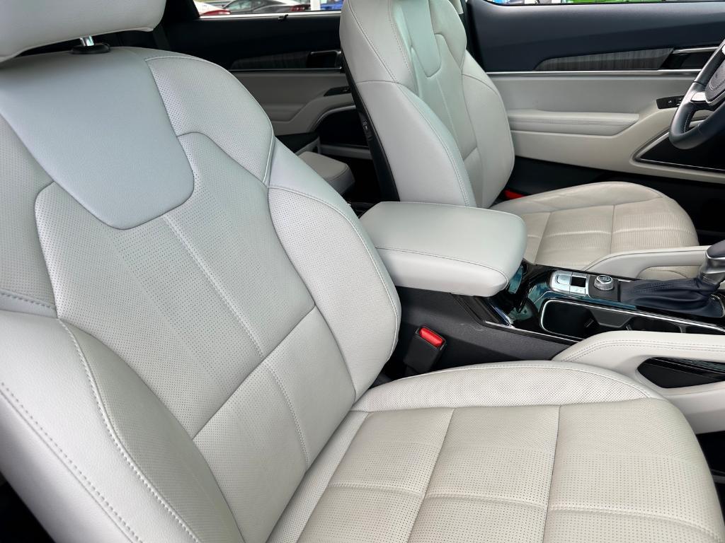 used 2024 Kia Telluride car, priced at $39,779