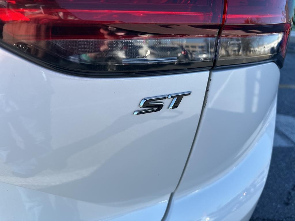 used 2023 Buick Envision car, priced at $24,995