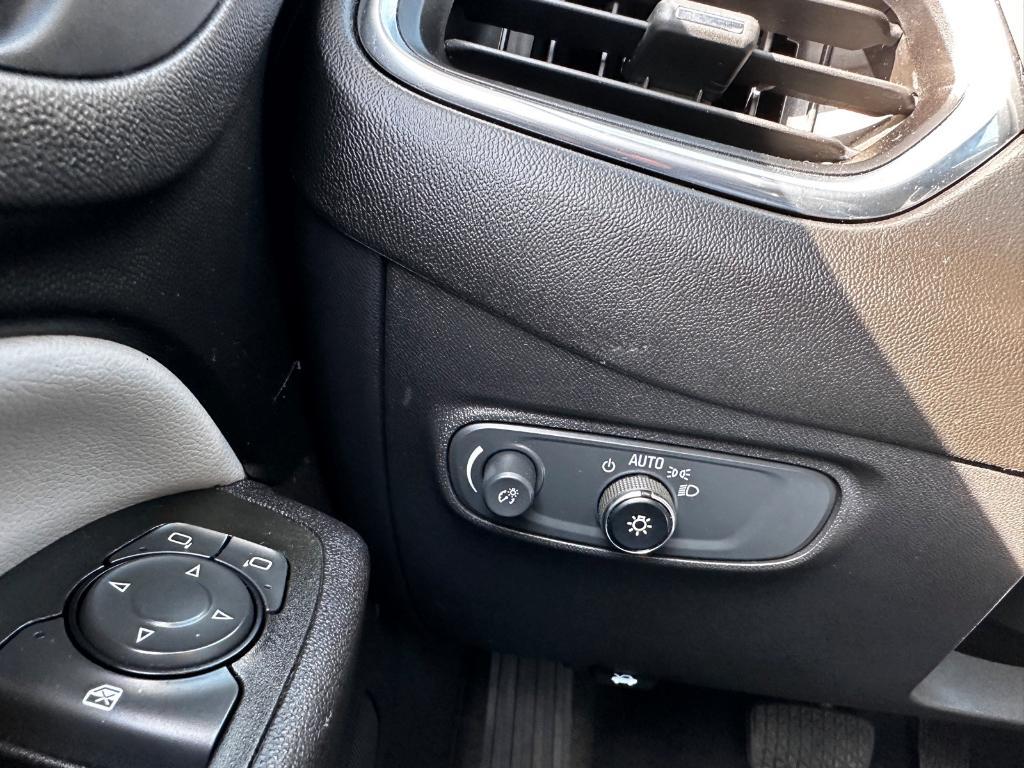 used 2021 Chevrolet Equinox car, priced at $17,979