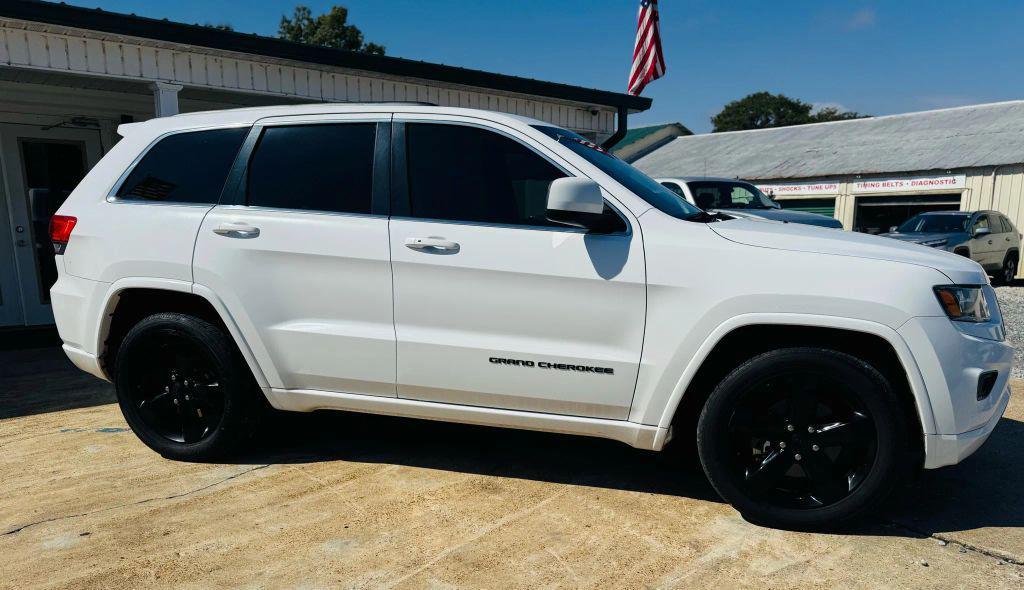 used 2015 Jeep Grand Cherokee car, priced at $12,990