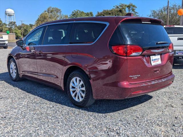 used 2017 Chrysler Pacifica car