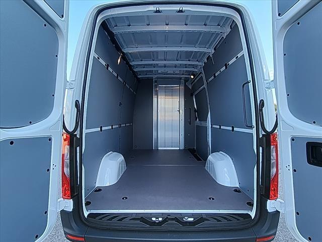 new 2025 Mercedes-Benz Sprinter 2500 car, priced at $61,575