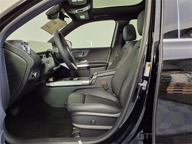 new 2025 Mercedes-Benz GLB 250 car, priced at $53,065