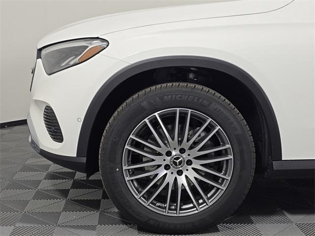 new 2026 Mercedes-Benz GLC 300 car, priced at $57,585