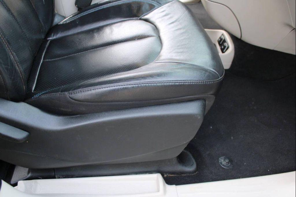 used 2021 Chrysler Pacifica car, priced at $27,369