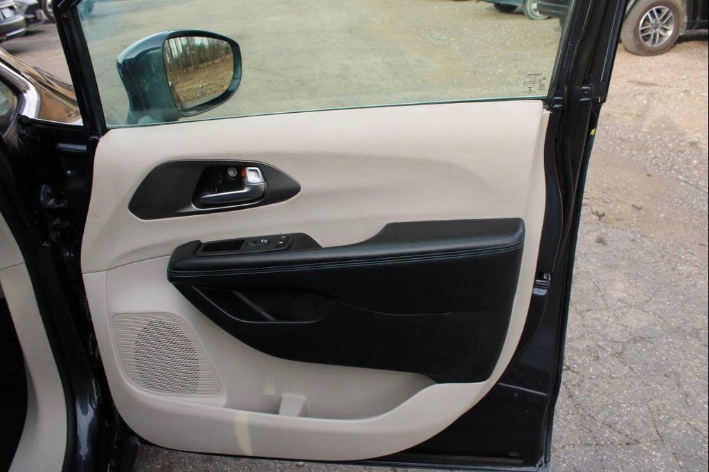 used 2021 Chrysler Pacifica car, priced at $27,369