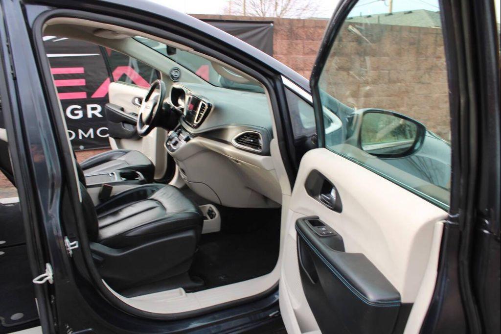 used 2021 Chrysler Pacifica car, priced at $27,369