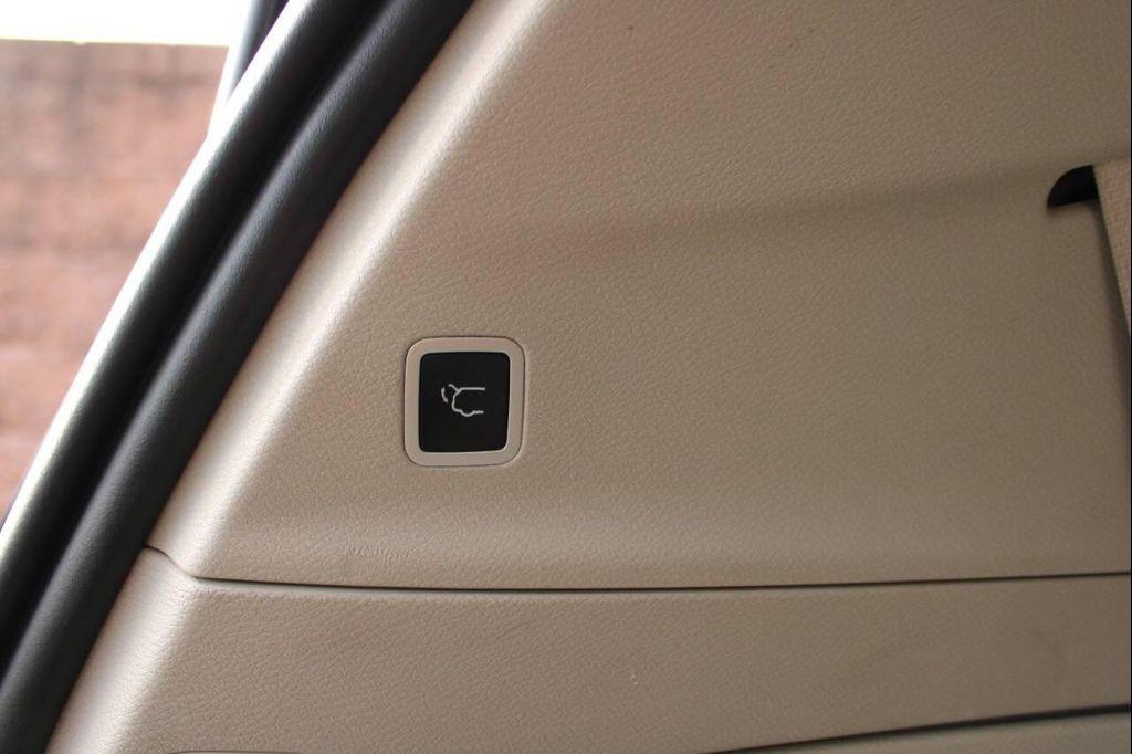 used 2021 Chrysler Pacifica car, priced at $27,369