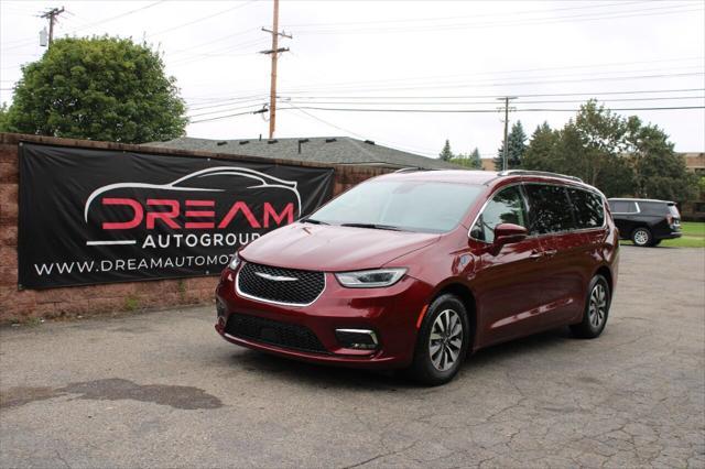 used 2021 Chrysler Pacifica Hybrid car, priced at $27,849