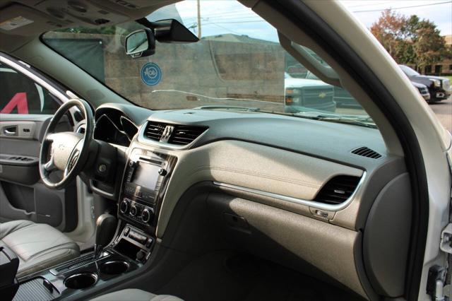 used 2014 Chevrolet Traverse car, priced at $9,999