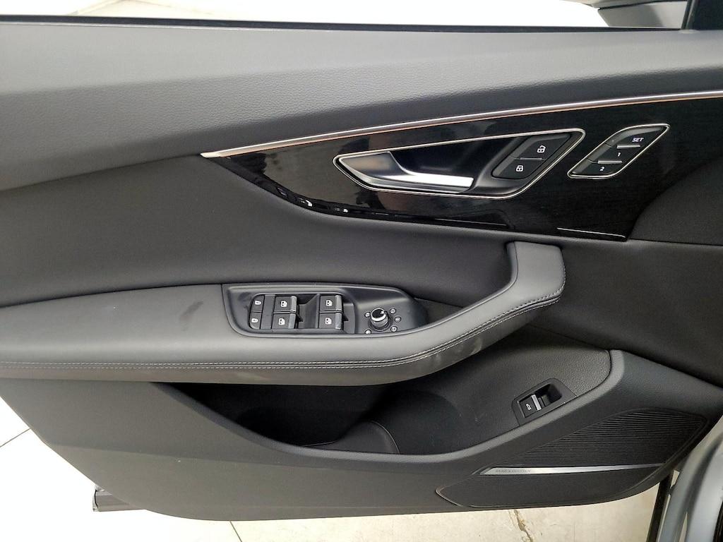 used 2024 Audi Q7 car, priced at $44,998