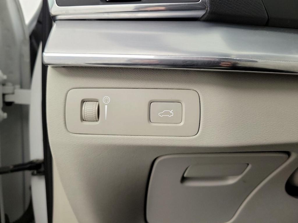 used 2018 Volvo XC90 car, priced at $24,998