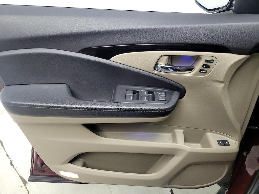 used 2021 Honda Pilot car, priced at $34,998