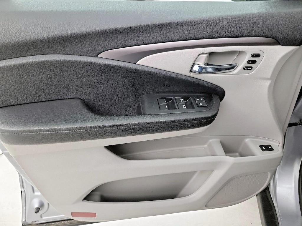 used 2022 Honda Pilot car, priced at $29,998