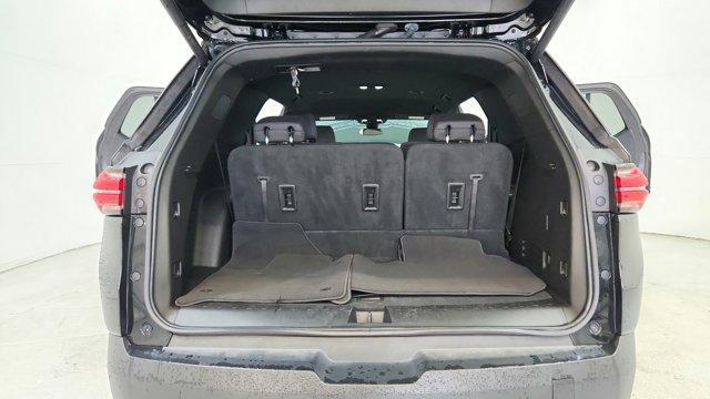 used 2023 Chevrolet Traverse car, priced at $29,292