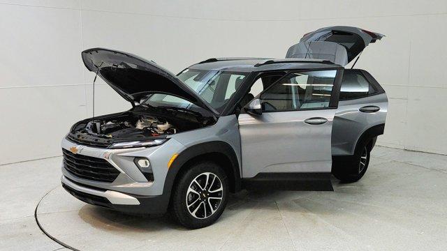 new 2025 Chevrolet TrailBlazer car, priced at $27,185