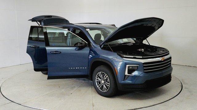 new 2025 Chevrolet Traverse car, priced at $43,293