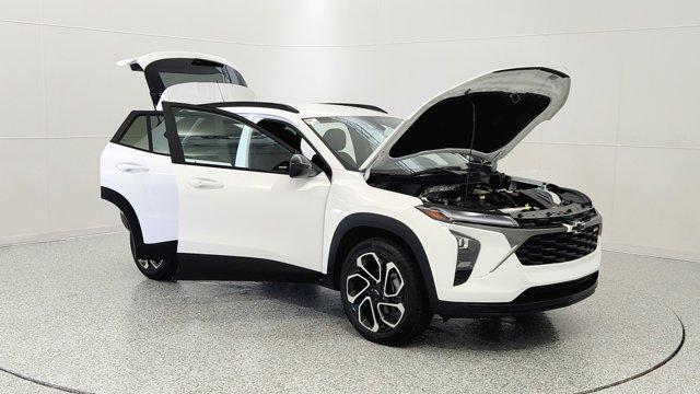 new 2025 Chevrolet Trax car, priced at $27,588