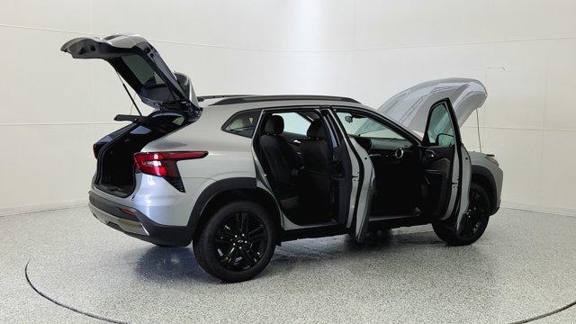 new 2025 Chevrolet Trax car, priced at $27,588