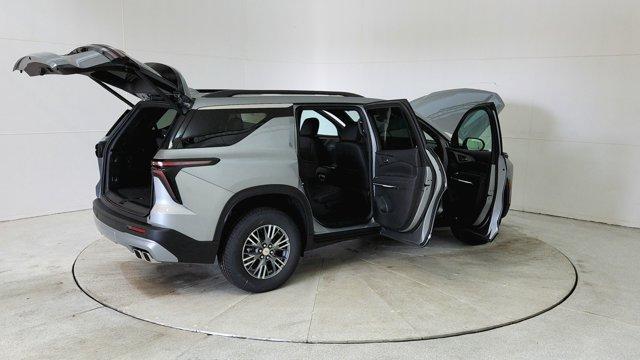 new 2025 Chevrolet Traverse car, priced at $43,593