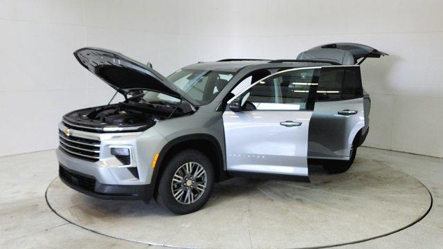 new 2025 Chevrolet Traverse car, priced at $43,593