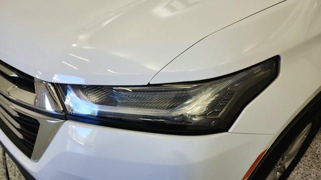 used 2023 Chevrolet Traverse car, priced at $28,992